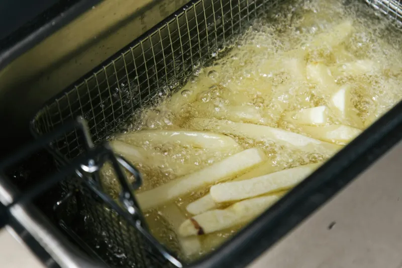 When a Chef Got Mad and Changed America Forever — The Petty Kitchen Moment That Created the Potato Chip